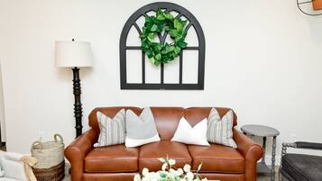 Una televisión, un reproductor de DVD