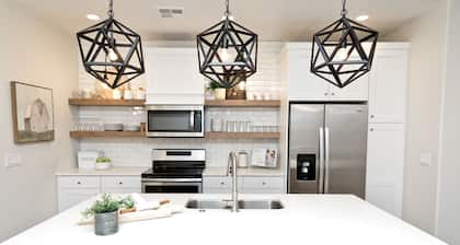 â The Farm House âThe condo pittoresque au bord de la piscine HGTV