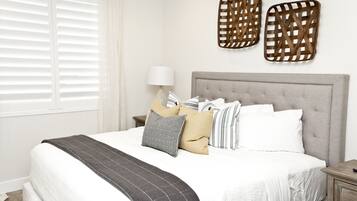 2 slaapkamers, een strijkplank/strijkijzer, reisbedje, internet