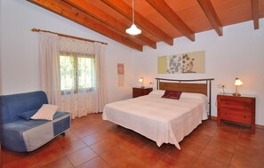 5 chambres, coffre-fort, fer et planche à repasser