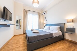2 bedrooms, in-room safe, desk, iron/ironing board - APARTATHENS/ Athens Center - <br>Metro station (Athens)