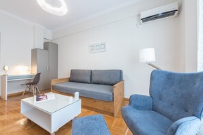 Smart-TV, peis og bøker