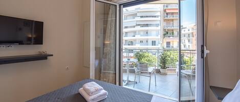 2 slaapkamers, een kluis op de kamer, een bureau