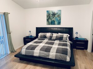 4 soverom, safe på rommet, strykejern/-brett og wi-fi