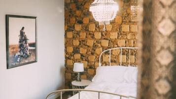 3 chambres, fer et planche à repasser, Wi-Fi, draps fournis