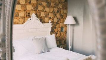 3 chambres, fer et planche à repasser, Wi-Fi, draps fournis