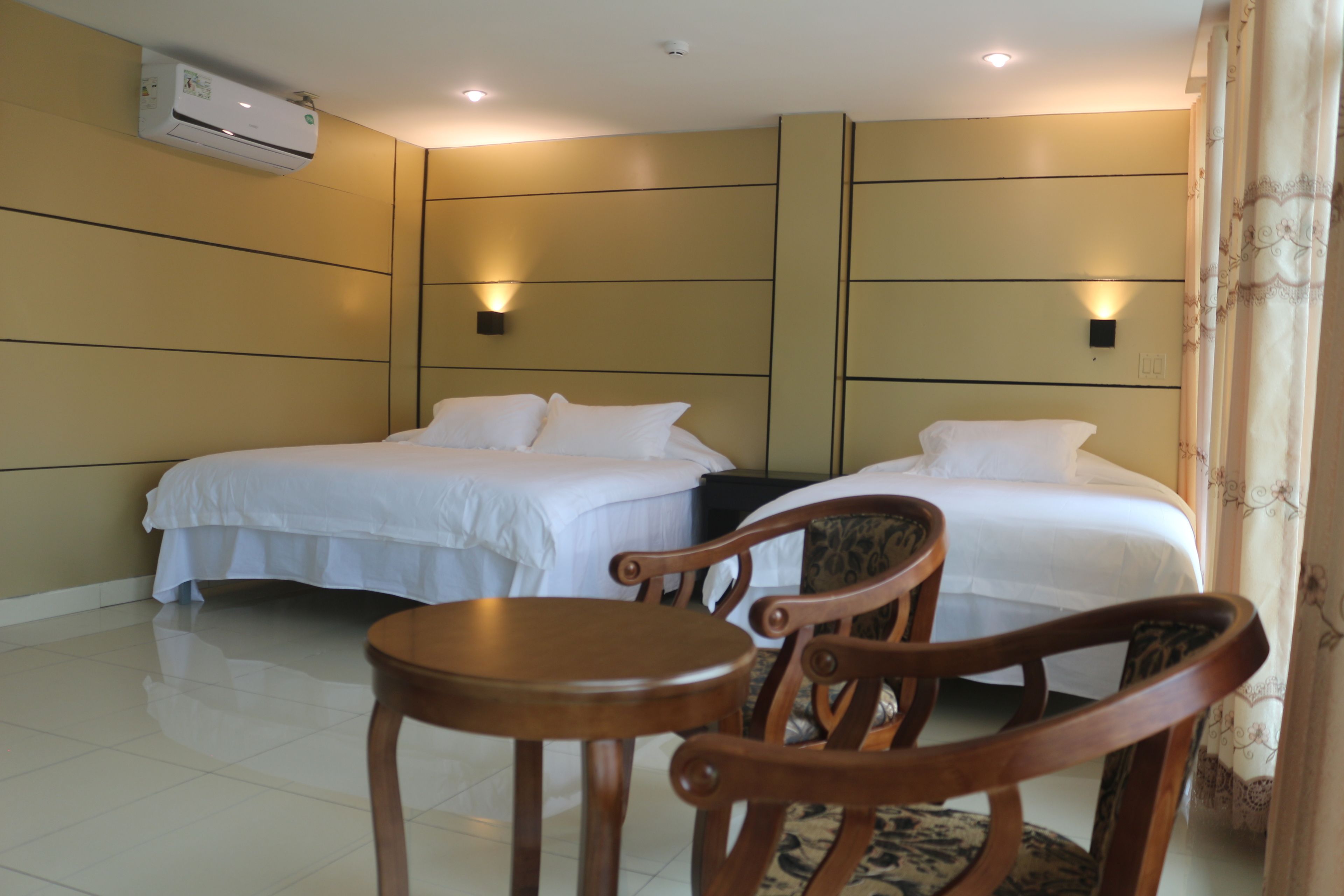 family triple room, multiple beds, non smoking | 1 bedroom, premium bedding, down duvets, pillow-top beds