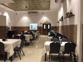 Se sirven desayunos y cenas