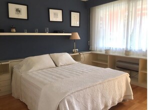 3 slaapkamers, een kluis op de kamer, een bureau