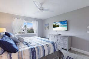 Casa, varias camas (768 Sea Court) | 3 habitaciones, tabla de planchar con plancha y wifi gratis 