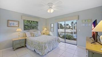 House, Multiple Beds (Boater’s paradise with unmatched wate)