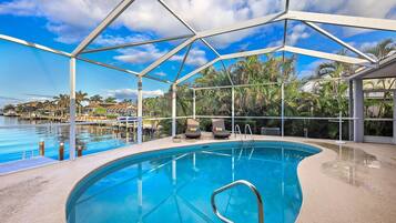 House, Multiple Beds (Boater’s paradise with unmatched wate) | Pool