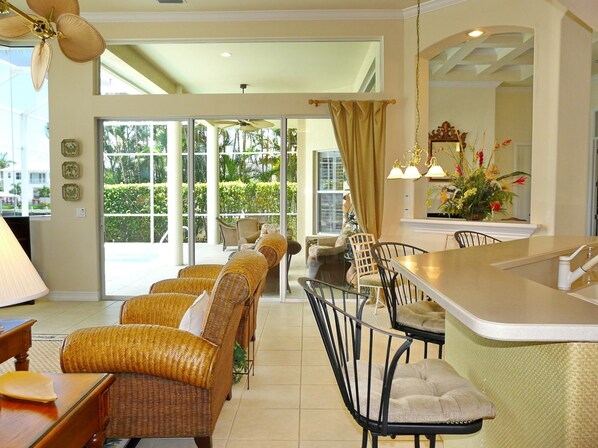 House, Berbilang Katil (931 Hyacinth Court) | Pemandangan dari hartanah