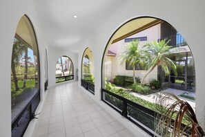 House, Multiple Beds (Unique waterfront home with pool, spa) | Interior