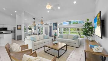 House, Multiple Beds (Luxuriously furnished waterfront home) | Living area