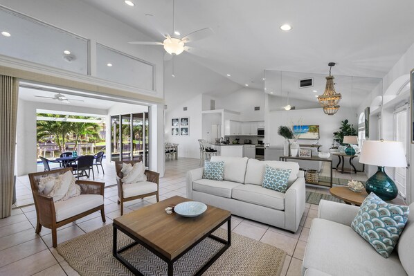 House, Multiple Beds (Luxuriously furnished waterfront home) | Living area
