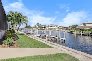 House, Multiple Beds (Luxuriously furnished waterfront home) | Marina