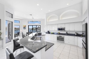 Private kitchen - Waterfront Home on key lot With Pool, spa and Views (Marco Island)
