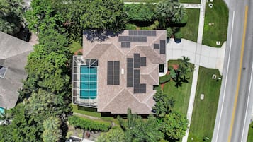 Casa, varias camas (Peaceful home with pool and steps to ) | Exterior