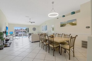 單棟房屋, 多張床 (Pet-friendly home with southern expos) | 用餐區