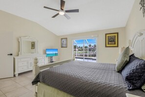 單棟房屋, 多張床 (Pet-friendly home with southern expos) | 4 間睡房、熨斗/熨衫板、床單