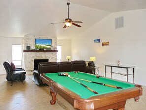 House, Multiple Beds (987 Aster Court) | Billiards