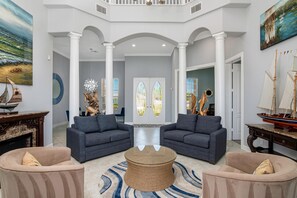 House, Multiple Beds (Waterfront home with pool, spa and 2n) | Interior