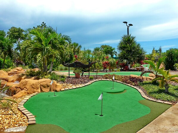 House, Multiple Beds (1292 Bayport Avenue) | Mini-golf - 1292 Bayport Avenue (Marco Island)