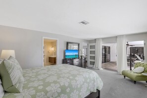 Nhà, nhiều giường (216 Shadowridge Court) | 4 phòng ngủ, bàn ủi/dụng cụ ủi quần áo 
