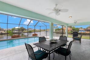 تناول الطعام بالخارج