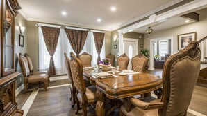 Breakfast area - The Kings Inn (Quinte West)