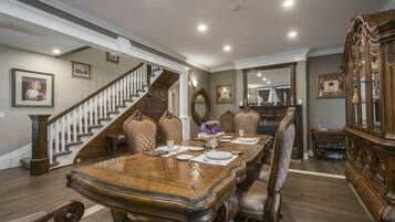 Breakfast area