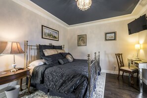 Deluxe Room (The Courtyard) | Free WiFi - The Kings Inn (Quinte West)