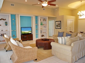 Living area - 1684 Rainbow Court (Marco Island)