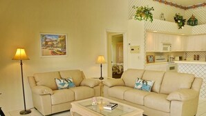 Ferienhaus, Mehrere Betten (Beautifully maintained waterfront hom) | Wohnzimmer