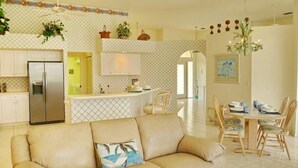 Ferienhaus, Mehrere Betten (Beautifully maintained waterfront hom) | Wohnzimmer