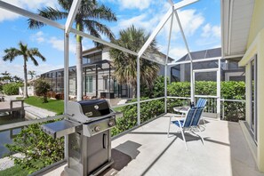 House, Multiple Beds (Beautifully maintained waterfront hom) | Outdoor dining - Beautifully Maintained Waterfront Home With Pool (Marco Island)