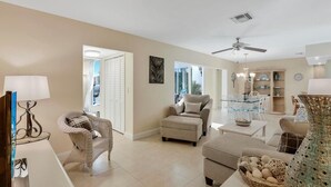 Unclassified image, 5 of 24, button - 805 Saturn Court (Marco Island)