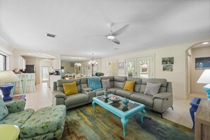 Living area - Pet-friendly Waterside Home With Pool/steps to Beach (Marco Island)