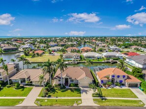 Exterior - Waterfront Home With Pool, spa and Walk to Beach (Marco Island)