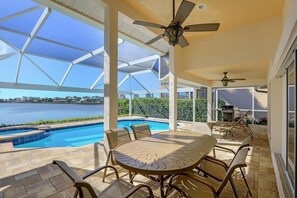 House, Multiple Beds (Waterfront home with spectacular view) | Outdoor dining