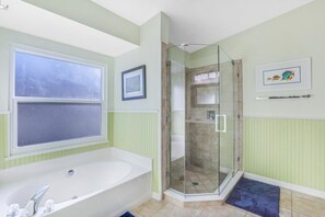 House, Multiple Beds (Pet-friendly home with pool and steps) | Bathroom | Free toiletries, hair dryer, towels - Pet-friendly Home With Pool and Steps to Beach/food (Marco Island)