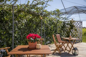 Outdoor dining - F - Casa Vacaria in Quintadas Alagoas (Praia de Luz)