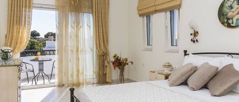 4 Schlafzimmer, Zimmersafe, Bügeleisen/Bügelbrett, WLAN