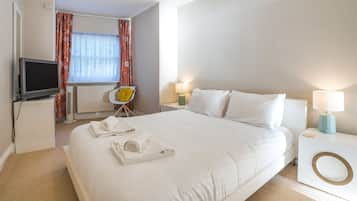 1 bedroom, iron/ironing board, internet, bed sheets