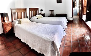 3 Schlafzimmer, Bügeleisen/Bügelbrett, kostenloses WLAN, Bettwäsche