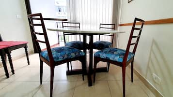 Apartamento | Opções para refeição no quarto