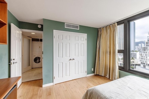 グランド 2 ベッドルーム、2 バスルーム、ビーチ近くのエグゼクティブ コンドミニアム、その他すべてをお楽しみください