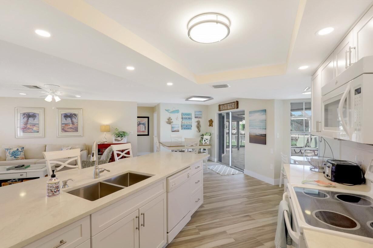 House, Multiple Beds (1268 Balboa Court) | Private kitchen | Blender