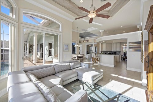 Pet-friendly Waterfront Home With Heated Pool and spa